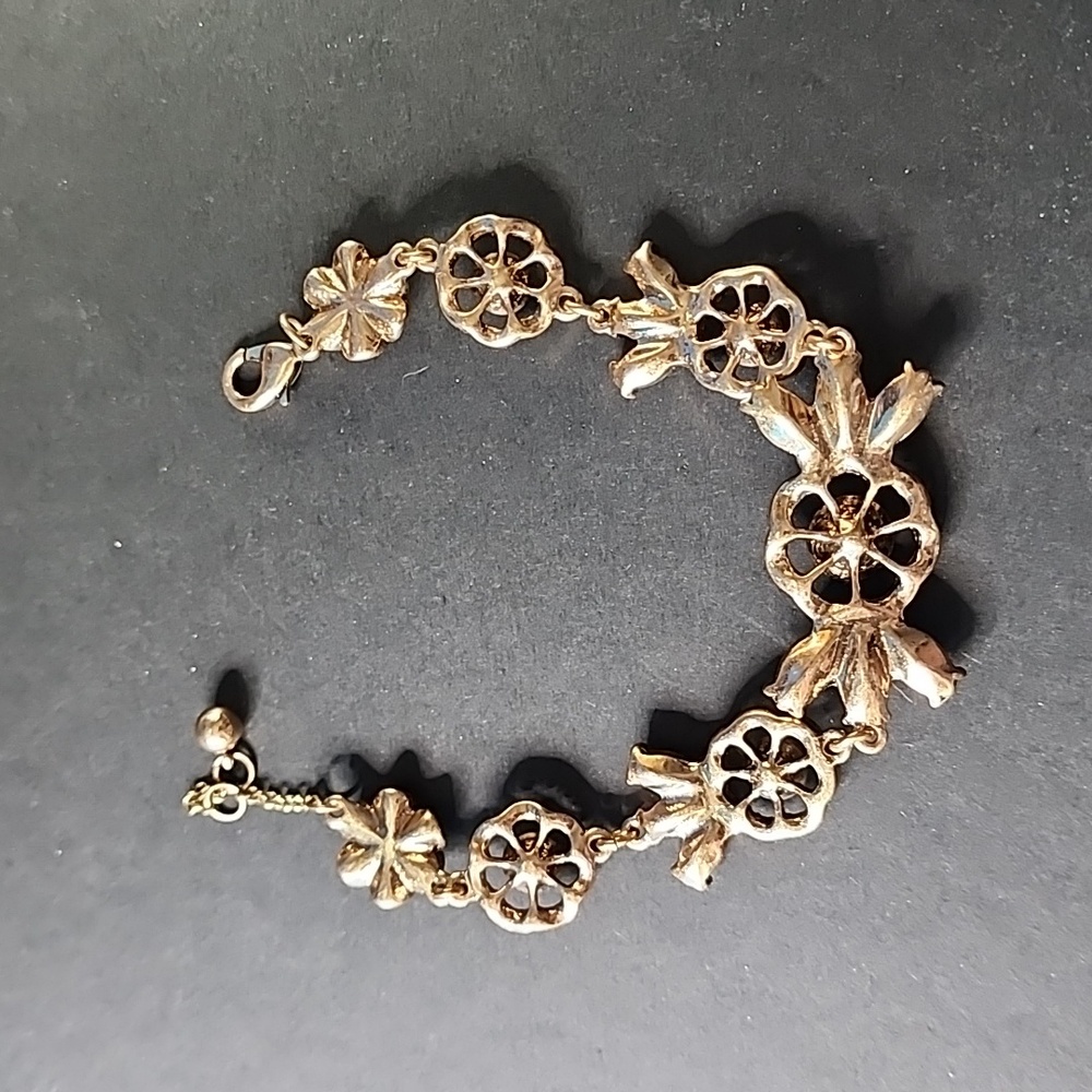 Floral Rhinestone Bracelet - Picture 6 of 6